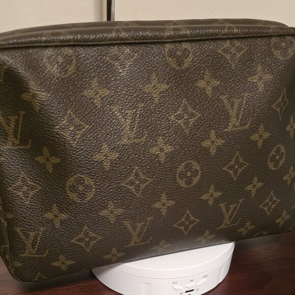 Authentic Louis Vuitton Monogram Trousse Toilette 28 Clutch/Cosmetic Bag - Picture 2 of 9
